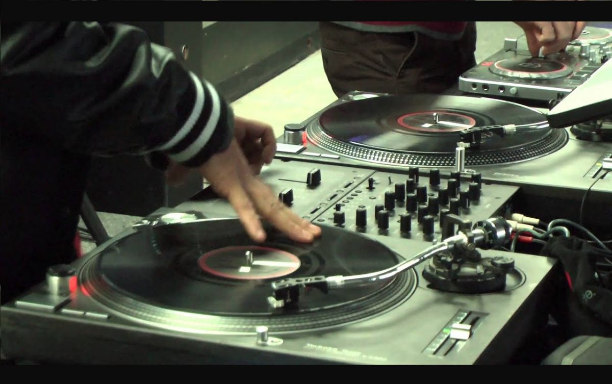 TURNTABLISM AND SCRATCH